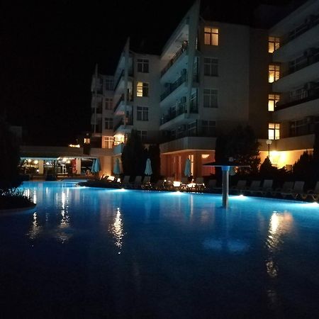 Apartment Daisy Grand Kamelia Pantai Sunny Luaran gambar