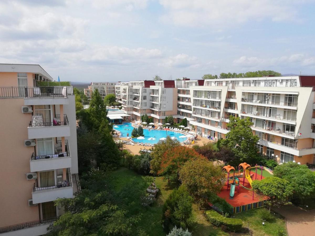 Apartment Daisy Grand Kamelia Pantai Sunny Luaran gambar