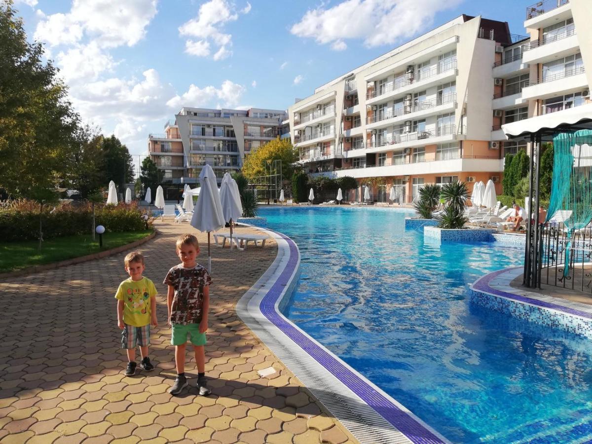 Apartment Daisy Grand Kamelia Pantai Sunny Luaran gambar