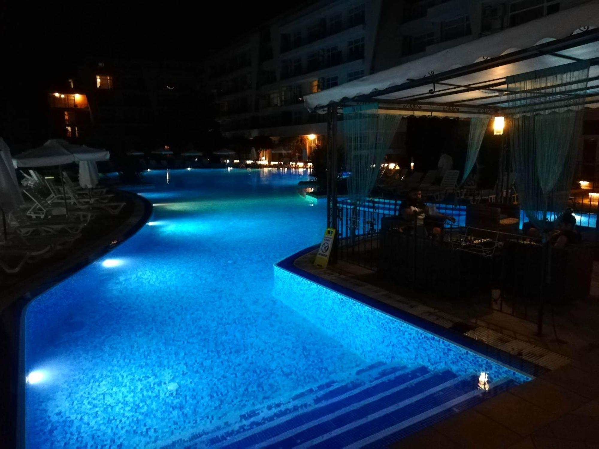 Apartment Daisy Grand Kamelia Pantai Sunny Luaran gambar