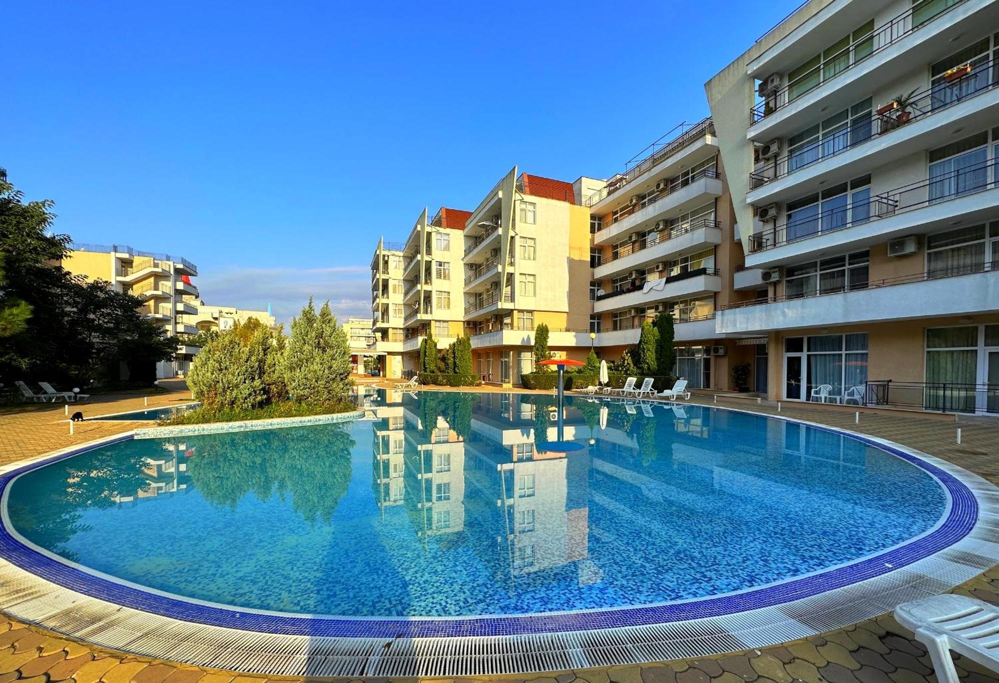 Apartment Daisy Grand Kamelia Pantai Sunny Luaran gambar